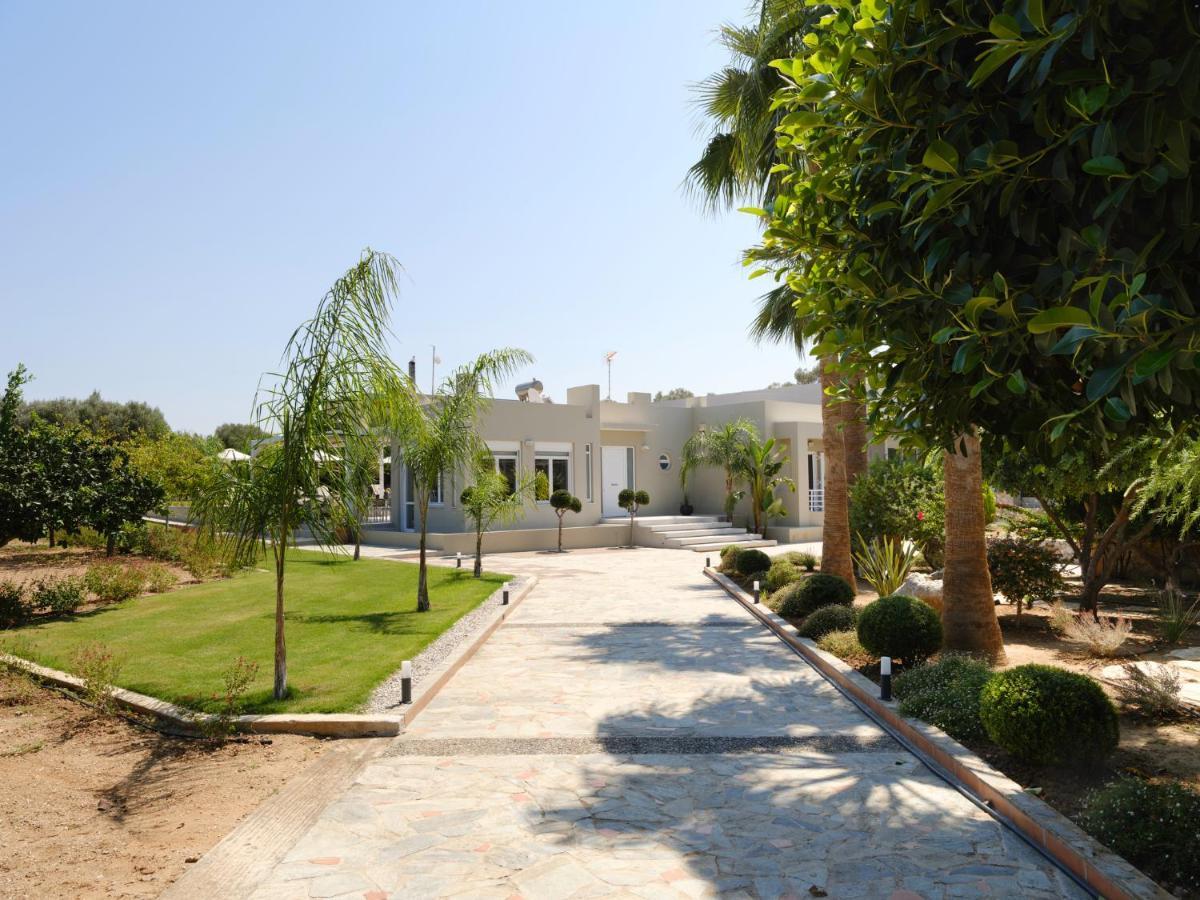 Villa Periklis Adelianos Kampos Exterior photo