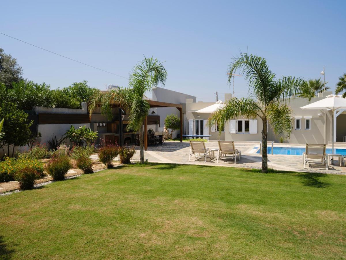 Villa Periklis Adelianos Kampos Exterior photo