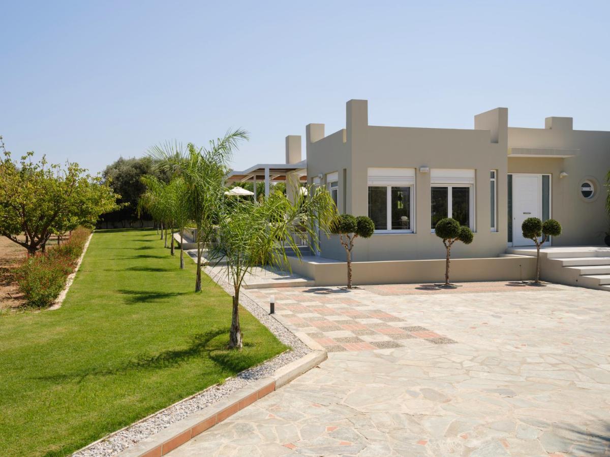 Villa Periklis Adelianos Kampos Exterior photo